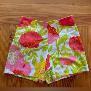 Lilly Pulitzer flower print shorts in Ladies Size 0